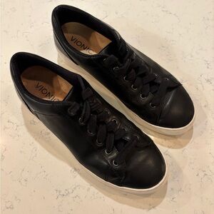 Vionic Syra Women’s Black Leather Laced Sneakers in Size 7.5